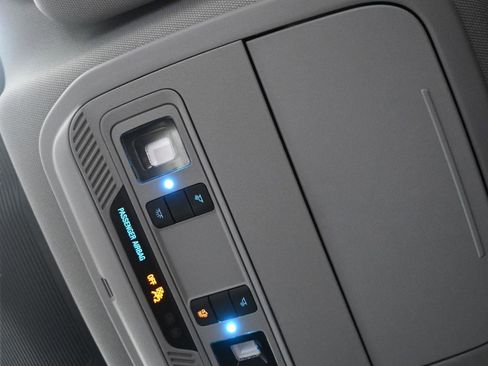 Used 2023 Ford Explorer XLT image 26