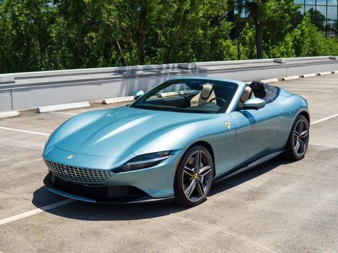 Used 2024 Ferrari Roma Spider RWD image 23