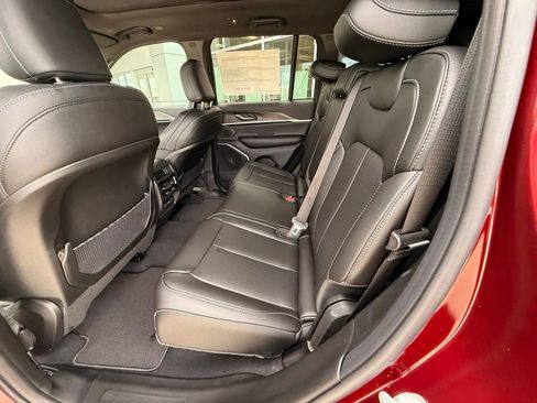 New 2026 Jeep Grand Cherokee Limited image 25