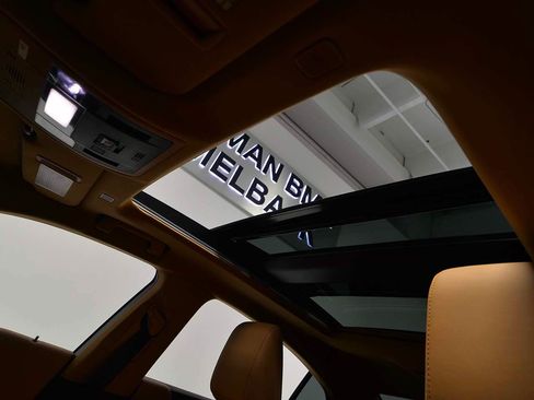 Used 2025 Lexus ES 350 w/ Premium Package FWD image 7