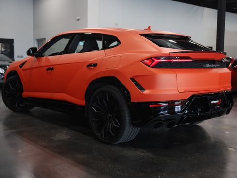 Used 2025 Lamborghini Urus SE AWD/4WD image 4