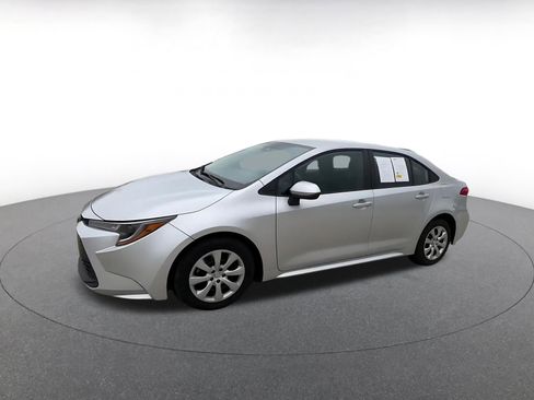 Used 2025 Toyota Corolla LE FWD image 8