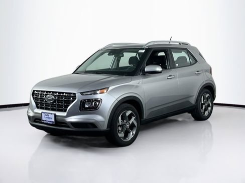 Used 2024 Hyundai Venue SEL FWD image 1