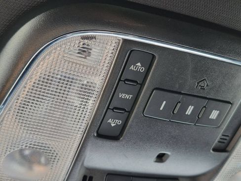Used 2021 Jeep Grand Cherokee Laredo X AWD/4WD image 21