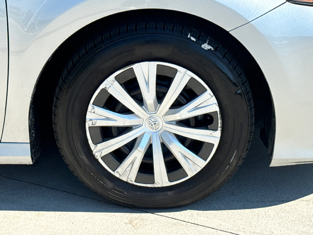 Used 2020 Toyota Camry LE w/ Fleet Convenience Package FWD image 11