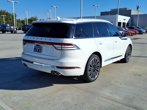 Used 2023 Lincoln Aviator Black Label image 2