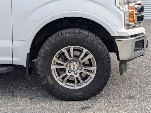 Used 2019 Ford F150 Lariat w/ Max Trailer Tow Package image 11