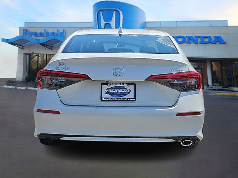 Used 2023 Honda Civic Sport image 6