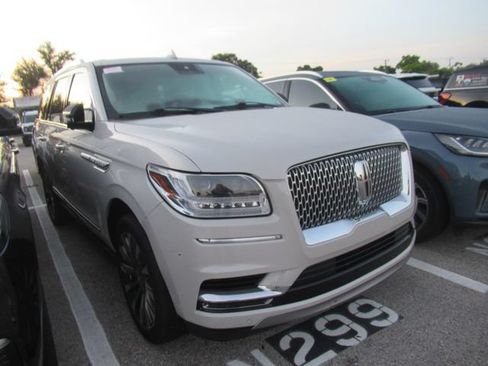Certified 2021 Lincoln Navigator Reserve w/ Luxury Package AWD/4WD image 1