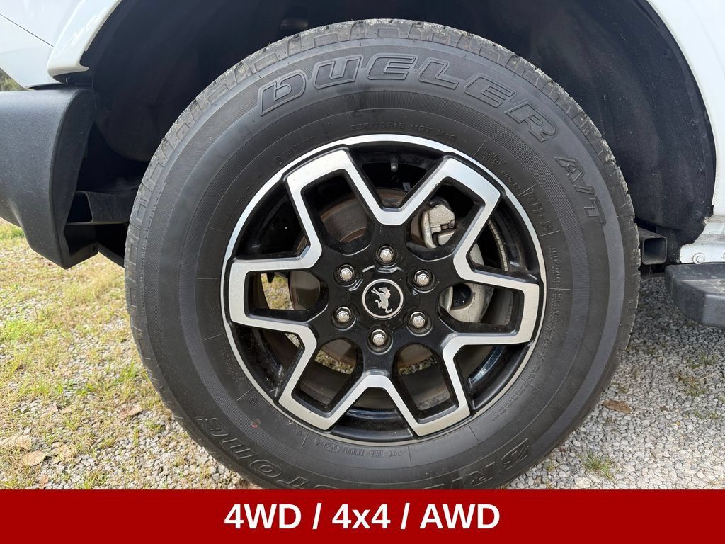 Used 2024 Ford Bronco Outer Banks AWD/4WD image 11