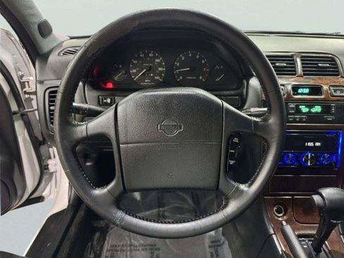 Used 1996 Nissan Maxima FWD image 24