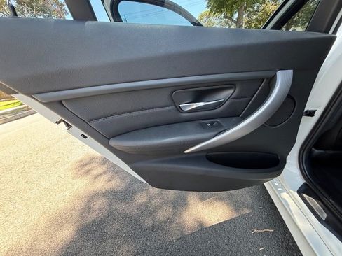 Used 2013 BMW 335i Sedan RWD image 32