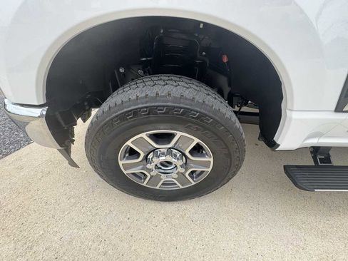 Used 2025 Ford F250 Lariat AWD/4WD image 36