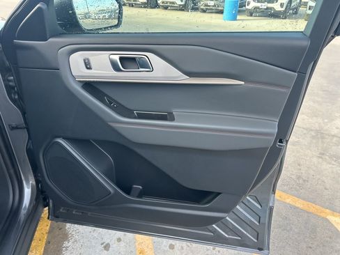 New 2026 Ford Explorer Active image 9