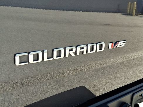 Used 2017 Chevrolet Colorado LT AWD/4WD image 28