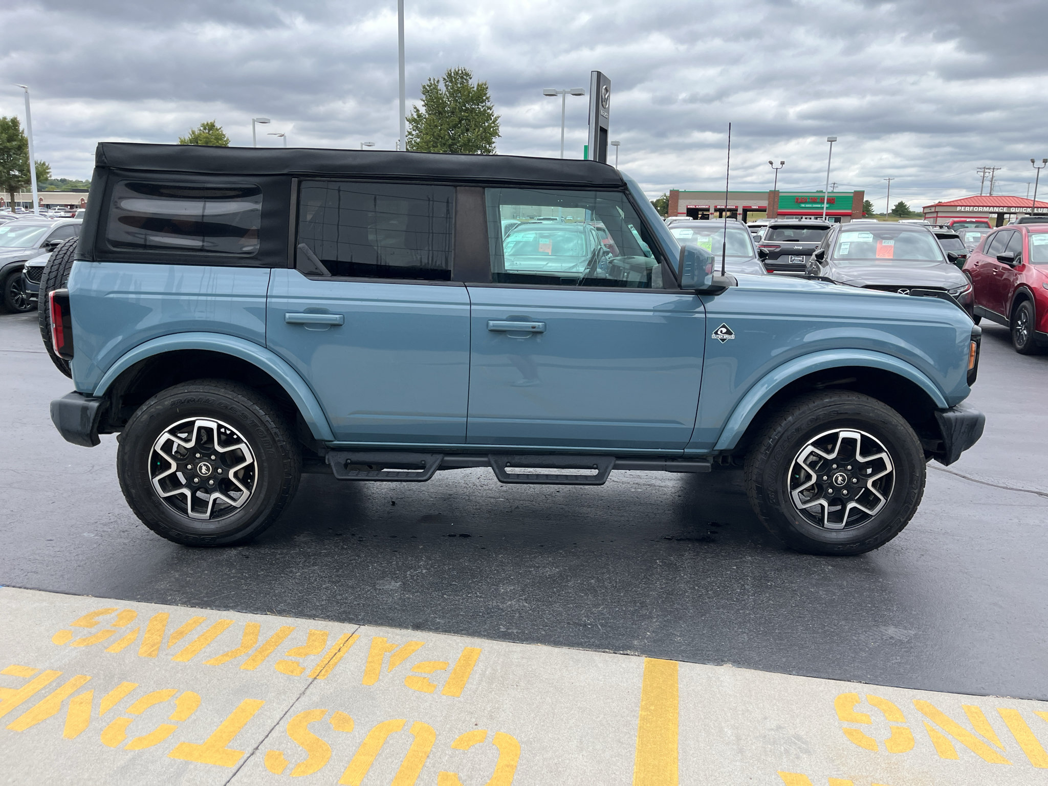 Used 2023 Ford Bronco Outer Banks AWD/4WD image 8