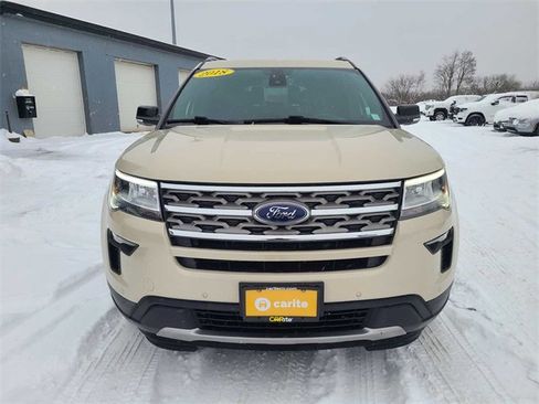Used 2018 Ford Explorer XLT w/ Equipment Group 202A image 3