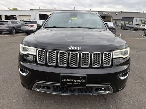 Used 2017 Jeep Grand Cherokee Overland w/ Jeep Active Safety Group AWD/4WD image 8