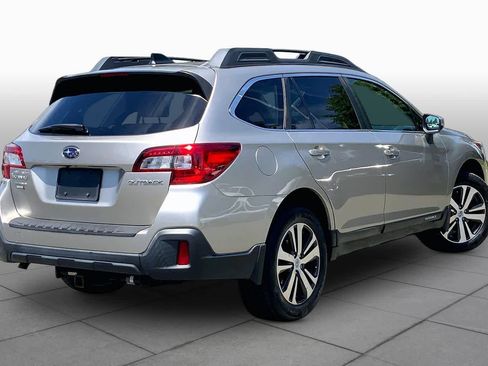 Used 2018 Subaru Outback 2.5i Limited AWD/4WD image 13