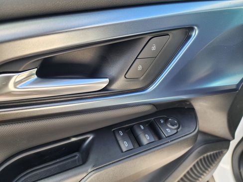 New 2026 Chevrolet Equinox EV LT image 24