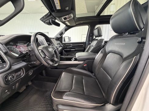 Used 2022 RAM 1500 Laramie AWD/4WD image 9