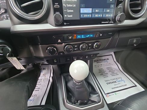 Used 2021 Toyota Tacoma TRD Sport w/ TRD Premium Sport Package image 9