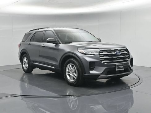Certified 2025 Ford Explorer Active RWD image 60