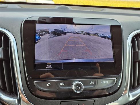 Used 2022 Chevrolet Equinox Premier w/ Redline Edition image 16