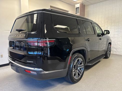 Used 2022 Jeep Wagoneer Series III AWD/4WD image 54