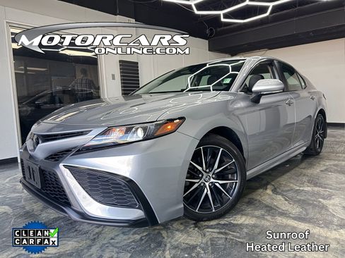 Used 2024 Toyota Camry SE FWD image 1