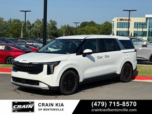 New 2026 Kia Carnival FWD image 3