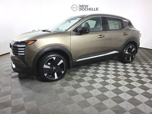 New 2026 Nissan Kicks SR w/ Cold Weather Package image 4