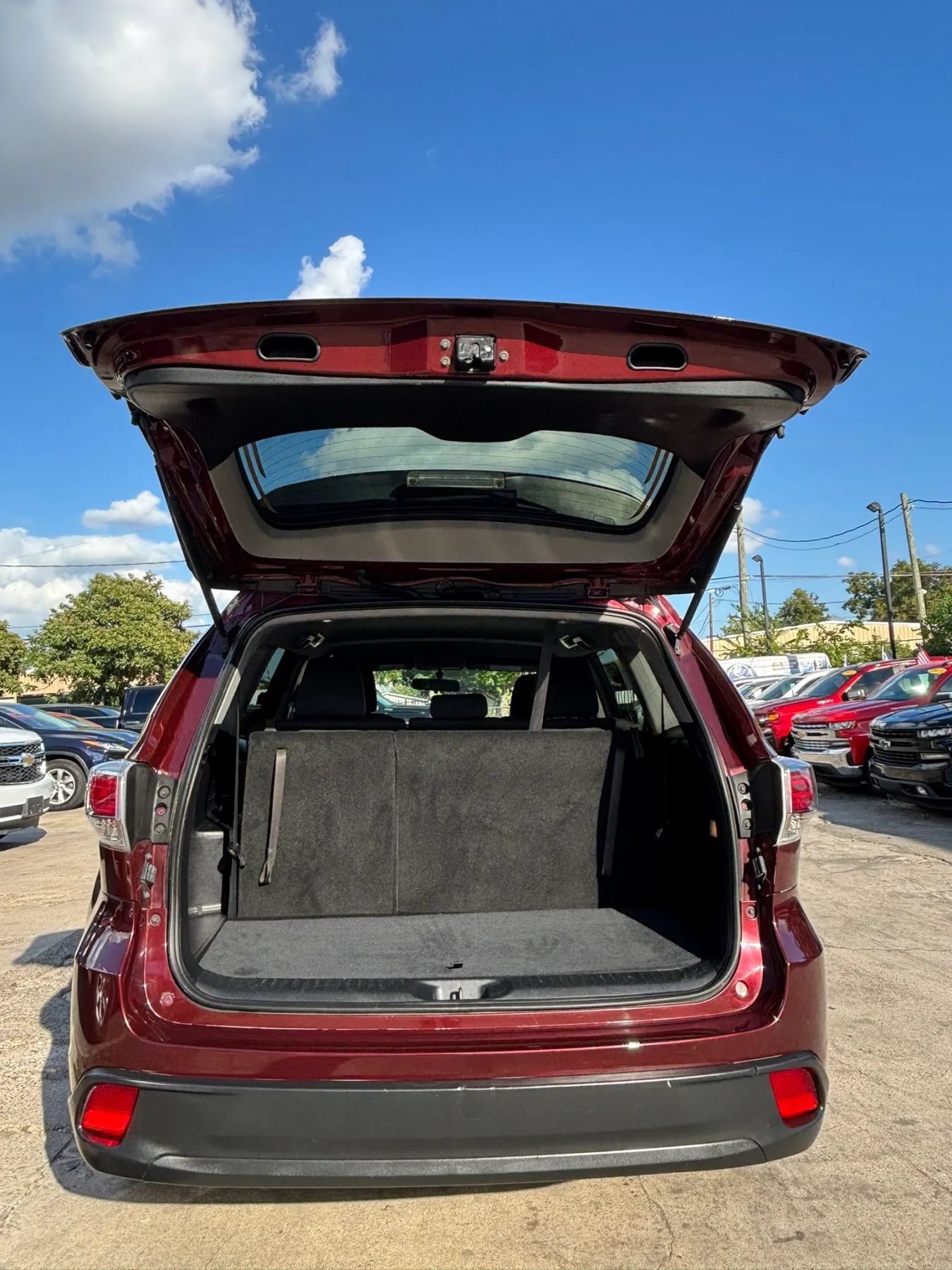 Used 2016 Toyota Highlander LE FWD image 7