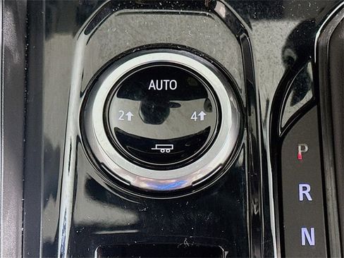 Used 2024 Chevrolet Colorado LT w/ LT Convenience Package II image 18