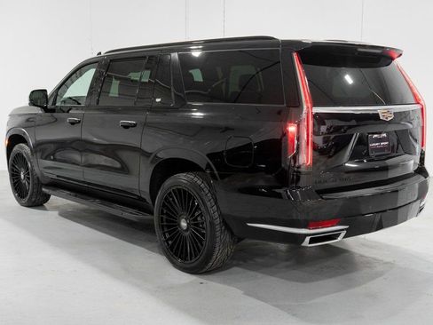 Used 2024 Cadillac Escalade ESV Sport Platinum w/ LPO, ONYX Package image 3