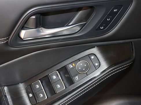 Used 2024 Nissan Rogue SL w/ SL Premium Package image 9