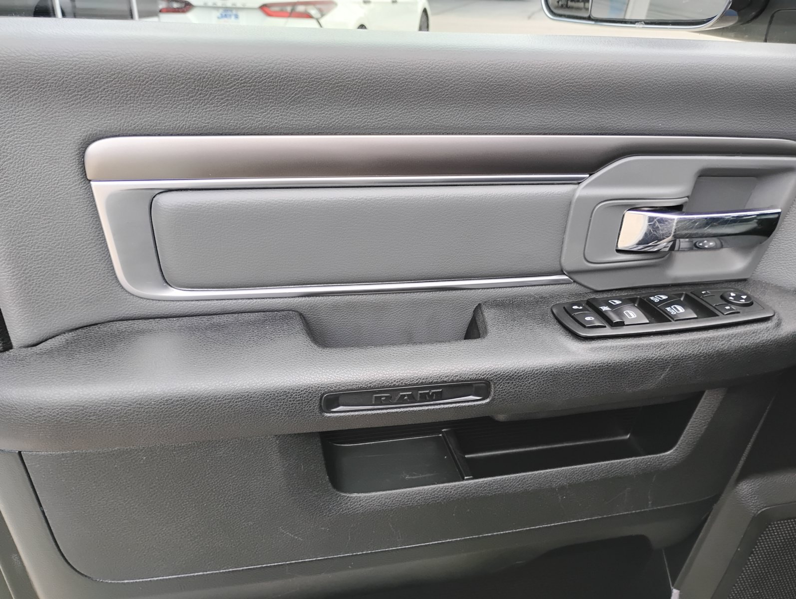 Used 2021 RAM 1500 Classic SLT AWD/4WD image 24