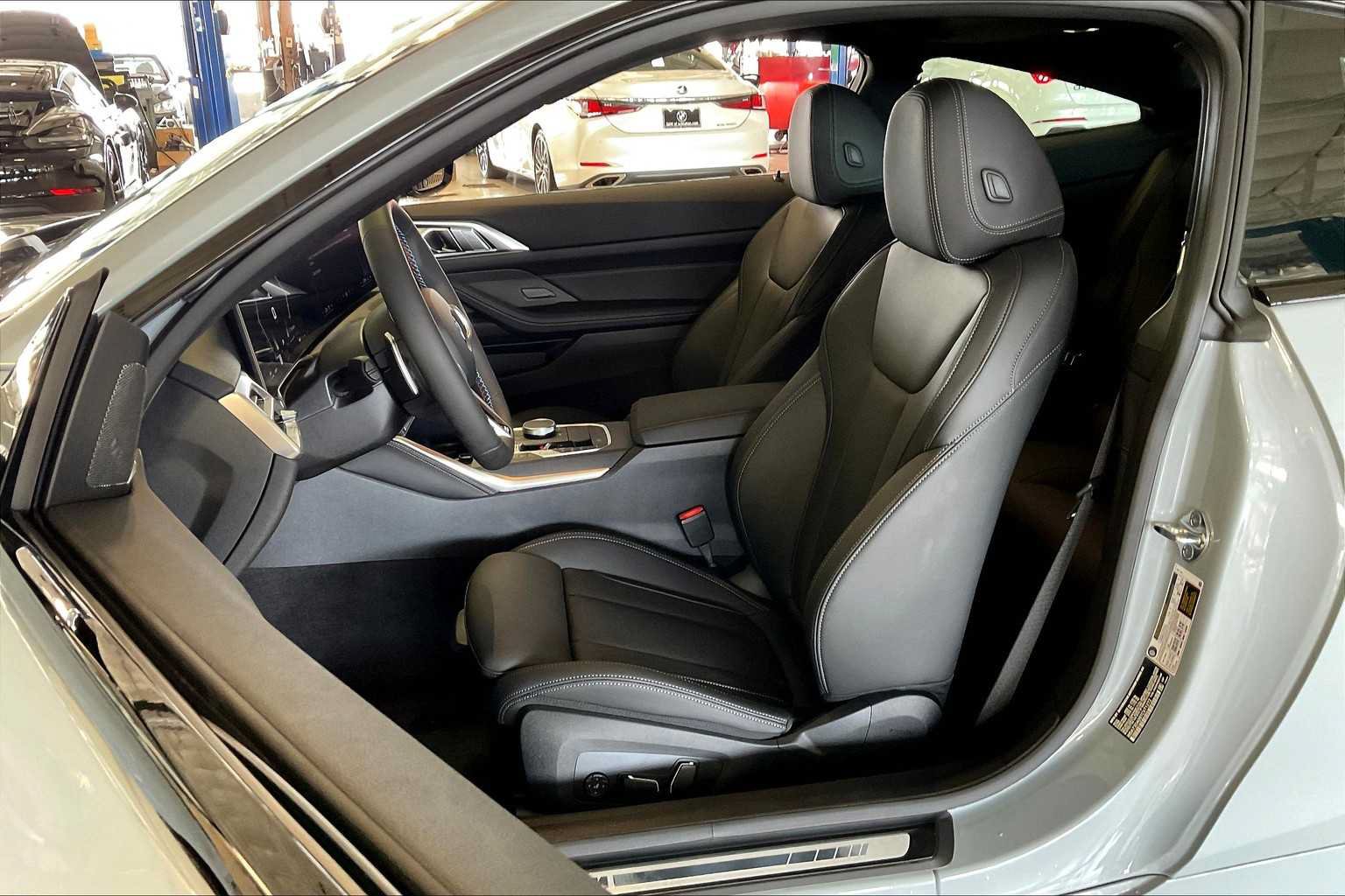 Used 2026 BMW M440i Coupe w/ Premium Package RWD image 9