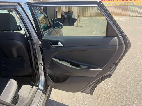 Used 2019 Hyundai Tucson Value FWD image 18