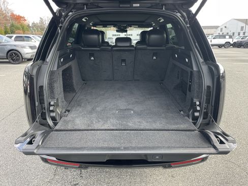 Certified 2025 Land Rover Range Rover SE image 36