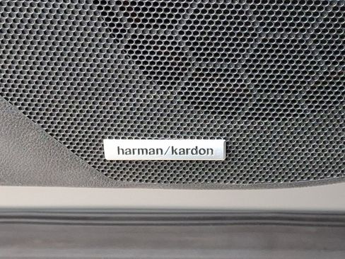 Certified 2025 Subaru Forester Limited image 30