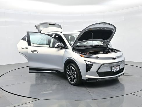 Used 2023 Chevrolet Bolt EUV Premier image 37