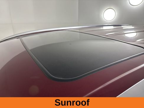 Used 2020 Toyota Highlander XLE image 9