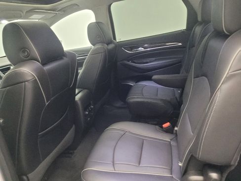 Used 2019 Buick Enclave Avenir w/ Avenir Technology Package AWD/4WD image 18