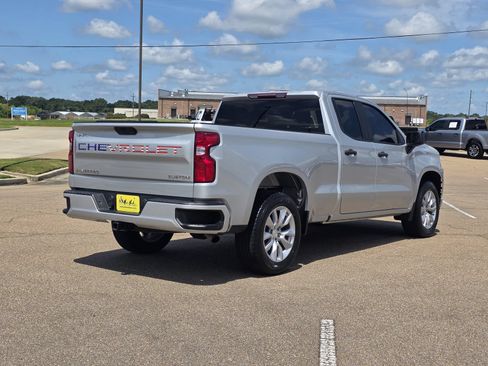 Used 2022 Chevrolet Silverado 1500 Custom RWD image 5