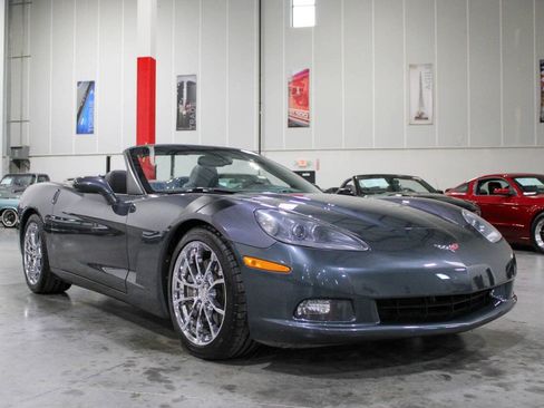 Used 2013 Chevrolet Corvette Convertible image 9