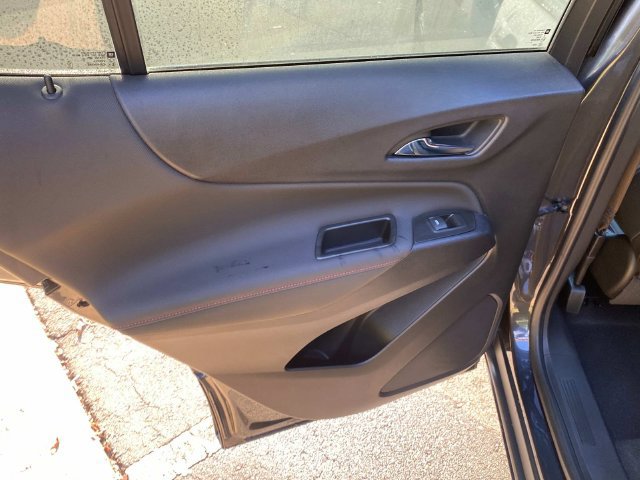 Used 2022 Chevrolet Equinox RS w/ Infotainment Package FWD image 10