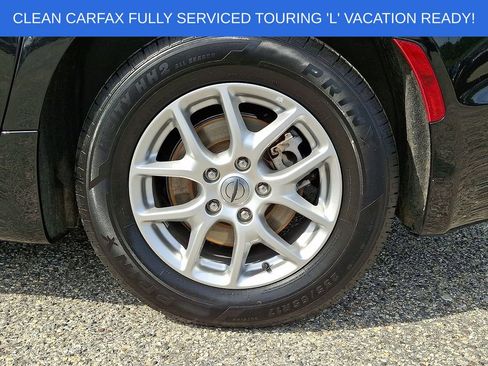 Used 2023 Chrysler Pacifica Touring-L FWD image 8
