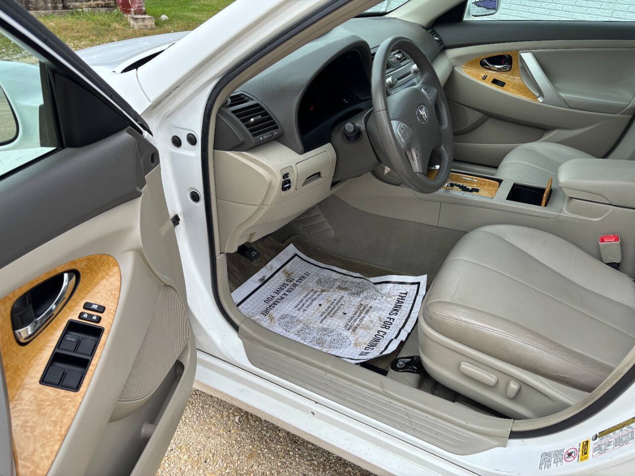 Used 2007 Toyota Camry XLE FWD image 3