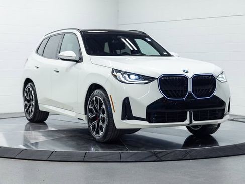 Used 2025 BMW X3 xDrive30i w/ Premium Package image 4